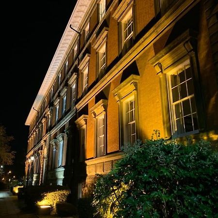 Betty'S Minster View - 6 Twins Or 3 Superkings -Central With Free Parking York Bagian luar foto
