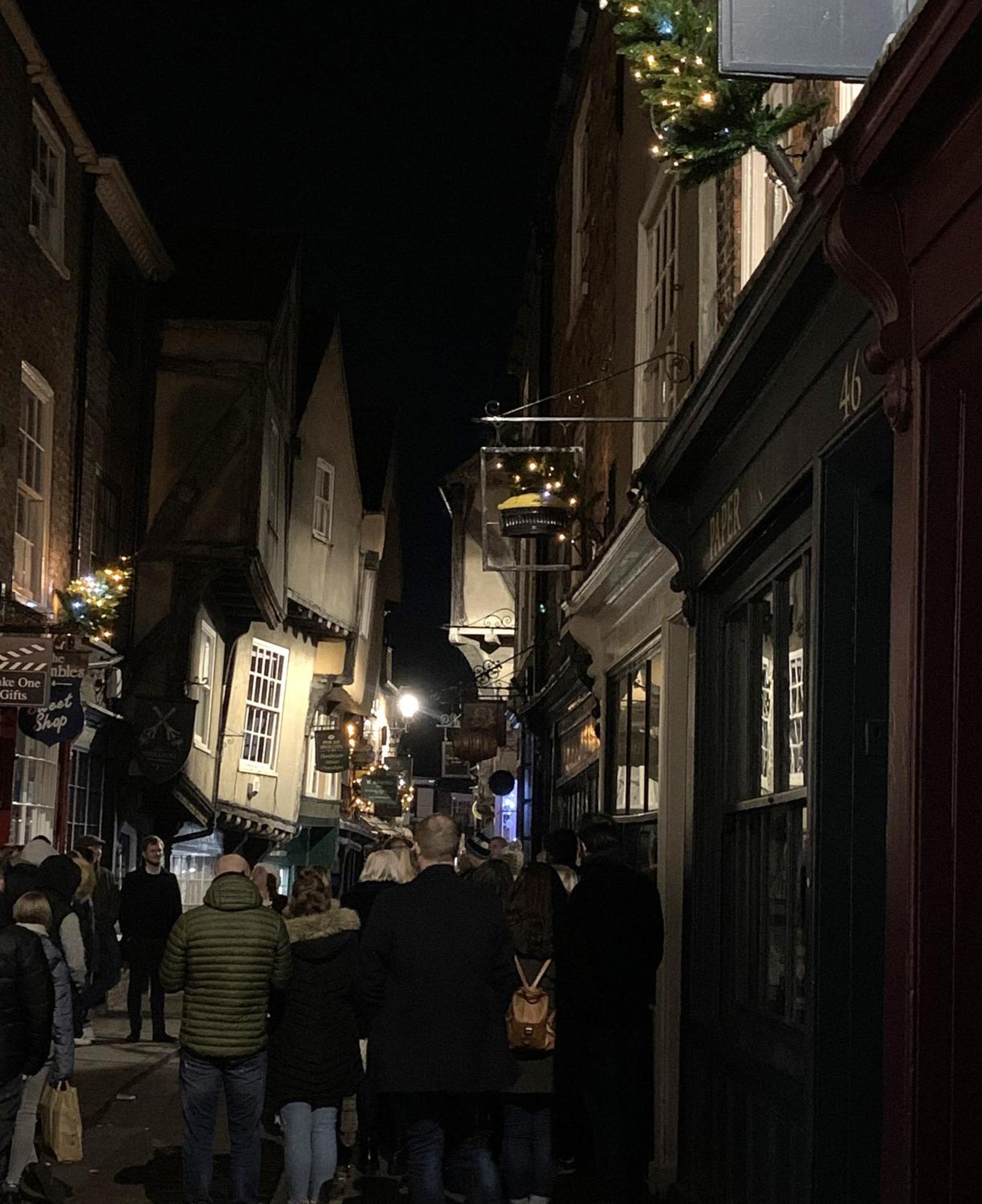 Betty'S Minster View - 6 Twins Or 3 Superkings -Central With Free Parking York Bagian luar foto