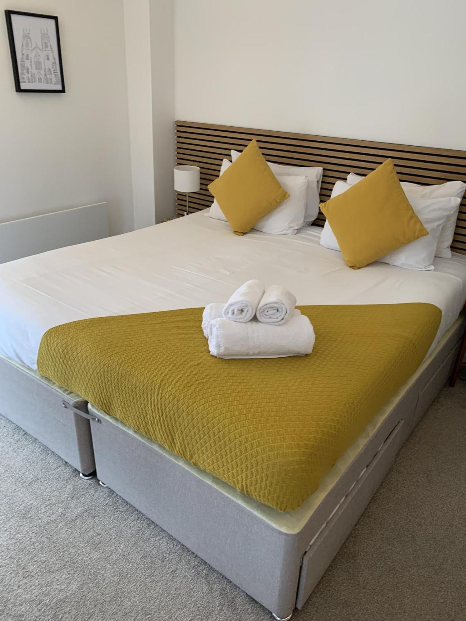 Betty'S Minster View - 6 Twins Or 3 Superkings -Central With Free Parking York Bagian luar foto