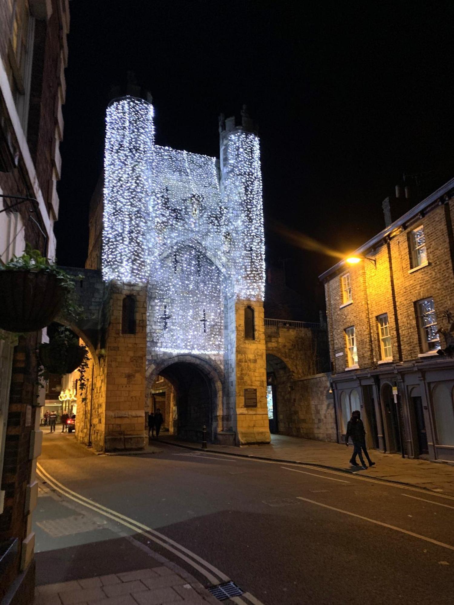 Betty'S Minster View - 6 Twins Or 3 Superkings -Central With Free Parking York Bagian luar foto